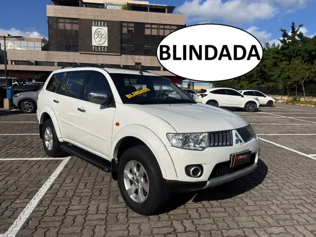 Carro Mitsubishi Pajero Dakar 2013 3.2 HPE 4WD (aut)