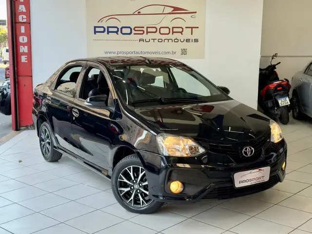 Carro Toyota Etios Sedan 2017 Platinum 1.5 (Aut) (Flex)