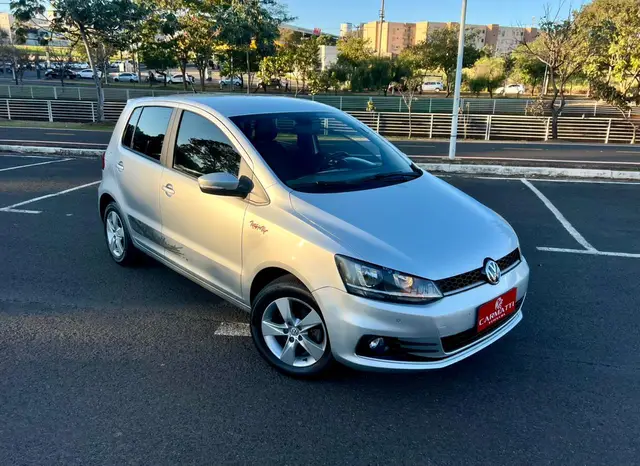 Carro Volkswagen Fox 2016 1.6 MSI Rock in Rio (Flex)