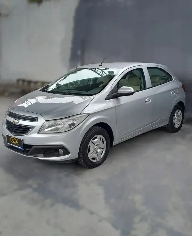 Carro Chevrolet Onix 2013 1.0 LT SPE/4