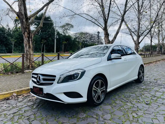 Carro Mercedes-Benz Classe A  2014 200 Urban 1.6 DCT Turbo