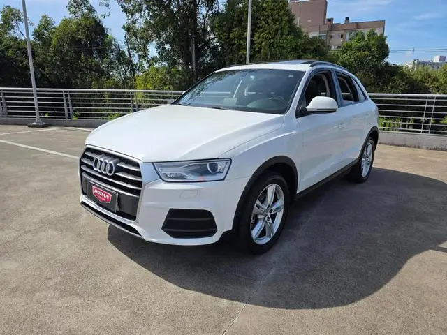 Carro Audi Q3 2016 1.4 TFSI Ambiente S Tronic