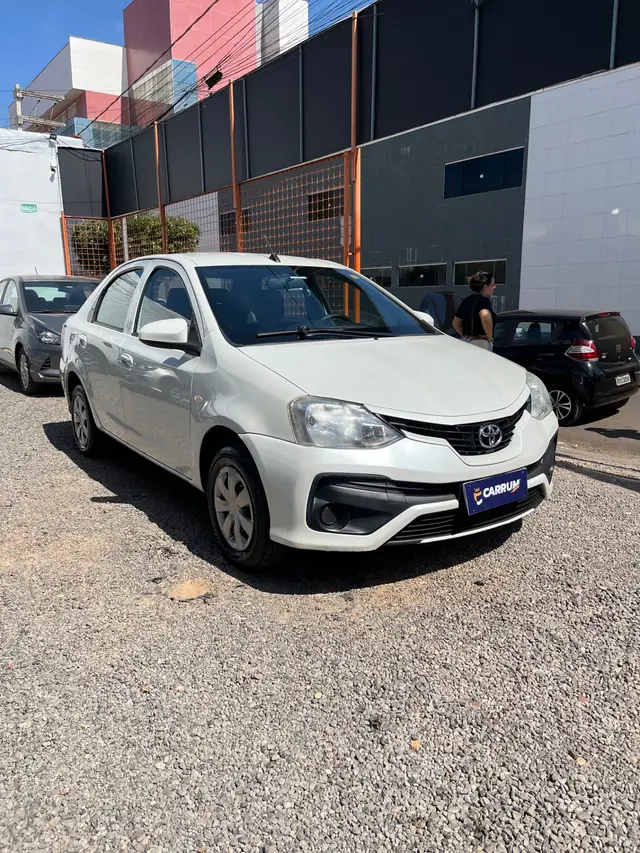 Carro Toyota Etios Sedan 2018 X 1.5 (Flex)