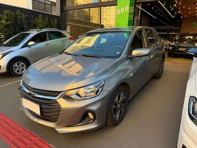 Carro Chevrolet Onix Plus 2024 LT 1.0