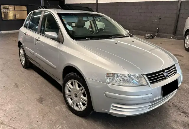 Carro Fiat Stilo 2005 1.8 8V