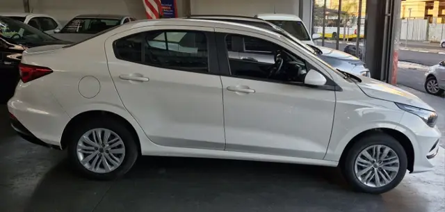 Carro Fiat Cronos 2024 Drive 1.0