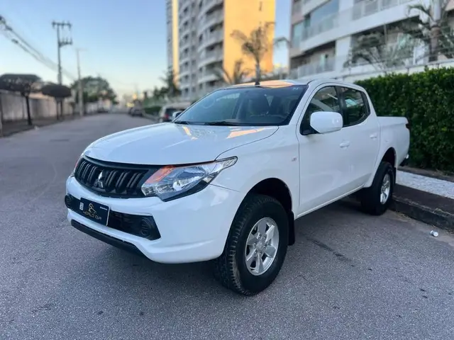 Carro Mitsubishi L200 2022 Triton GL 2.4