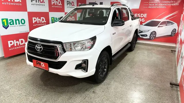 Carro Toyota Hilux Cabine Dupla 2020 Hilux 2.8 TDI CD SR 4x4 (Aut)