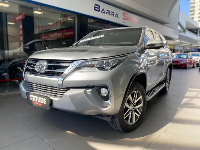 Carro Toyota SW4 2016 2.8 TDI SRX 7L 4x4 (Aut)