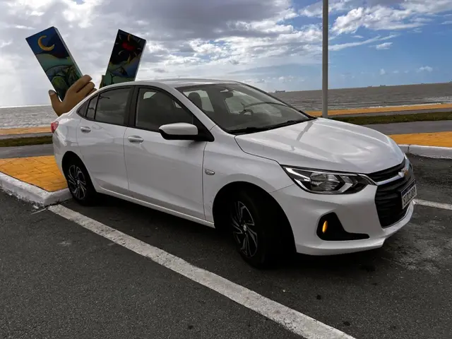 Carro Chevrolet Onix Plus 2024 LT 1.0