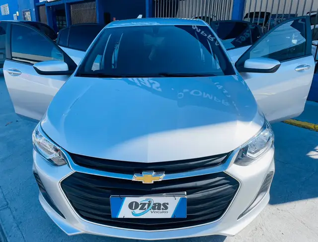 Carro Chevrolet Onix Plus 2023 LT 1.0