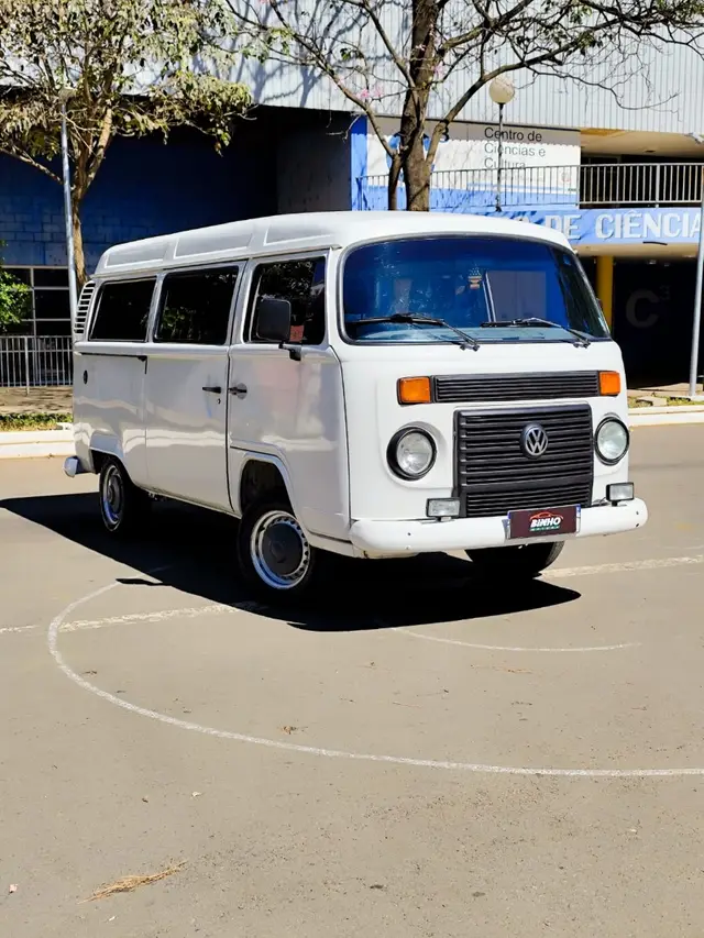 Carro Volkswagen Kombi 2013 Standard 1.4 (Flex)