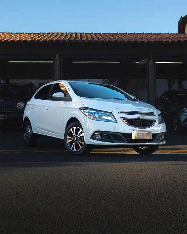 Carro Chevrolet Onix 2014 1.4 LTZ SPE/4 (Aut)