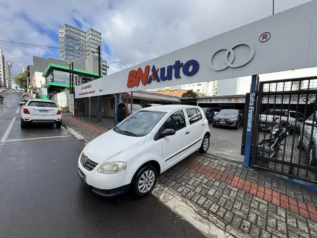 Carro Volkswagen Fox 2009 1.0 8V (Flex) 4p