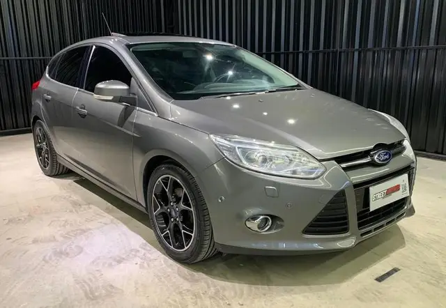 Carro Ford Focus Hatch 2015 Titanium 2.0 16V PowerShift