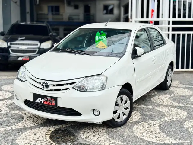 Carro Toyota Etios Sedan 2016 XS 1.5 (Flex)