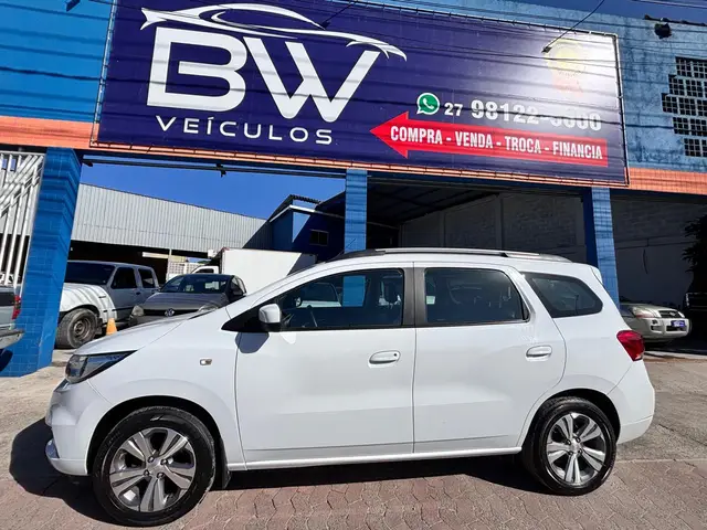 Carro Chevrolet Spin 2023 Premier 1.8 (Aut.)