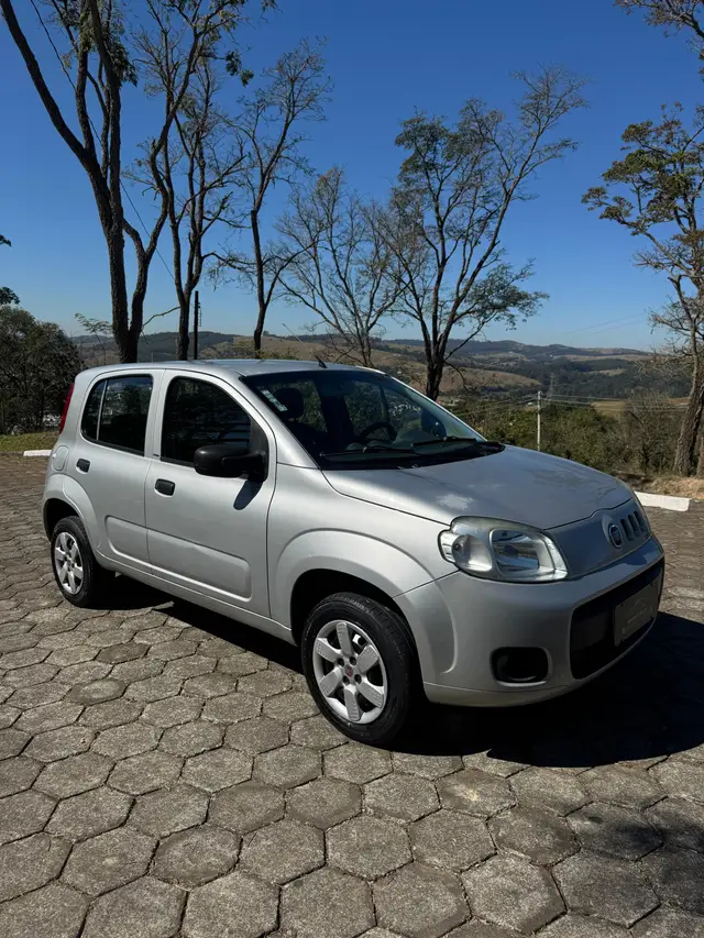 Carro Fiat Uno 2014 Vivace College 1.0 8V (Flex) 4p