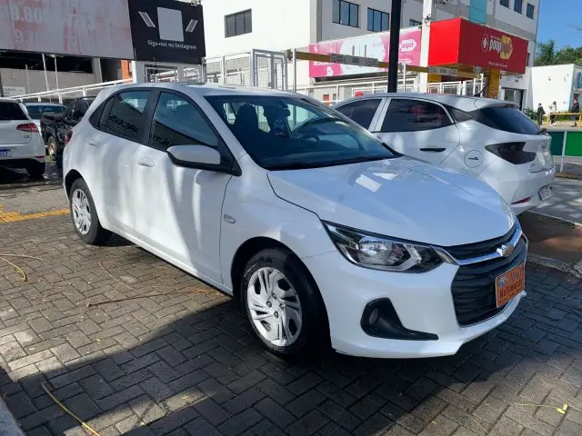 Carro Chevrolet Onix 2024 LT 1.0