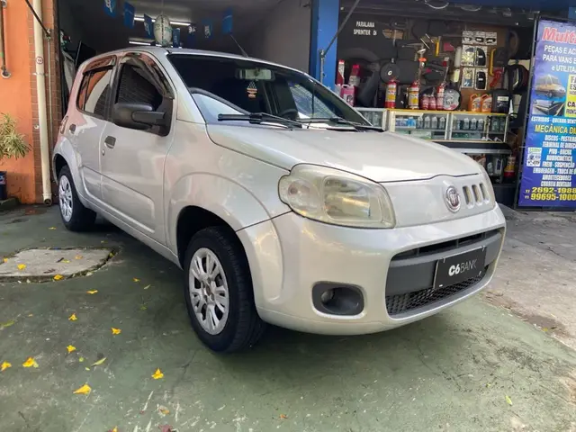 Carro Fiat Uno 2013 Vivace Italia 1.0 8V (Flex) 4p