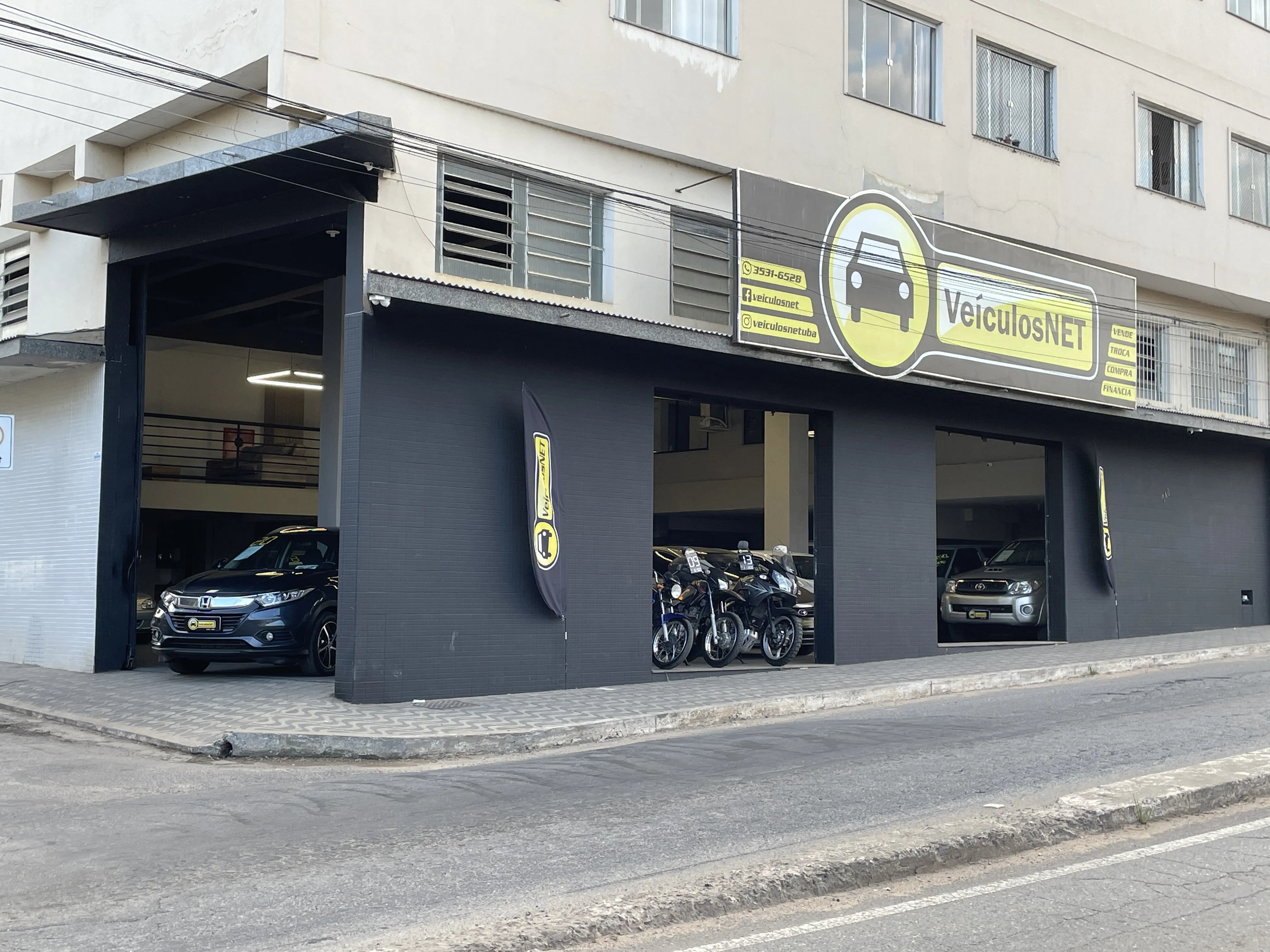 Fachada da loja Veículos à venda em VEICULOSNET LTDA - Ubá - MG | Mobiauto