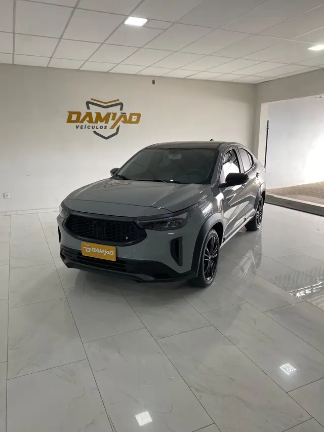 Carro Fiat Fastback 2025 Turbo 200