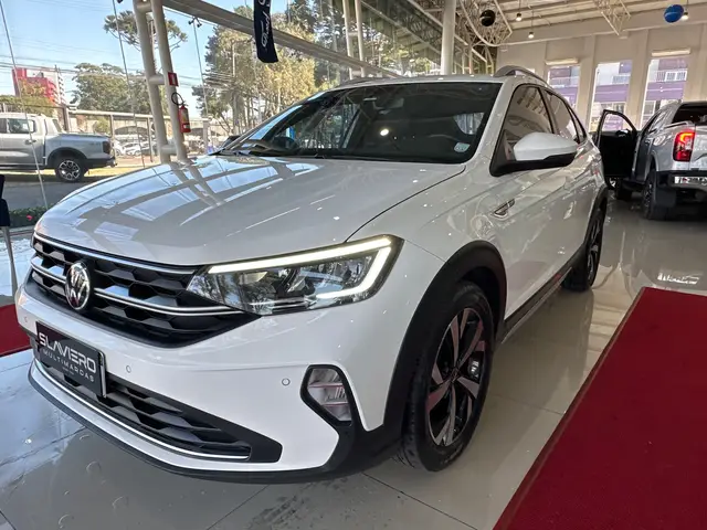 Carro Volkswagen Nivus 2023 Highline 200 TSI
