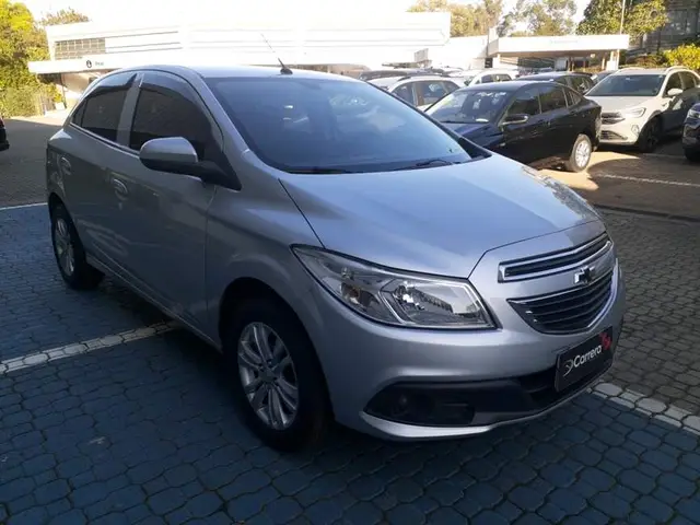 Carro Chevrolet Onix 2014 1.0 LS SPE/4