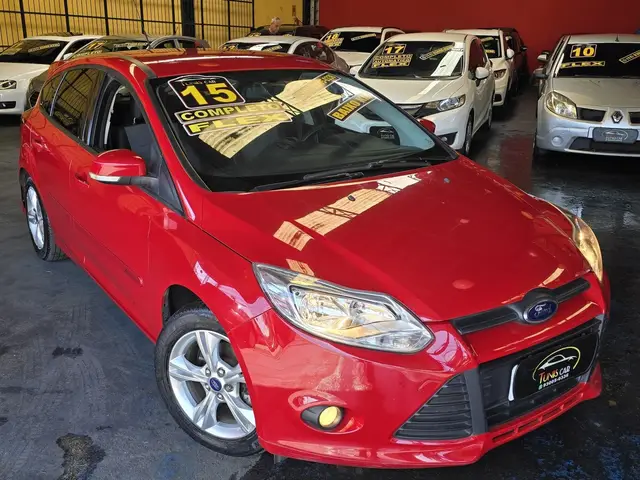 Carro Ford Focus Hatch 2015 SE 1.6 16V TiVCT PowerShift