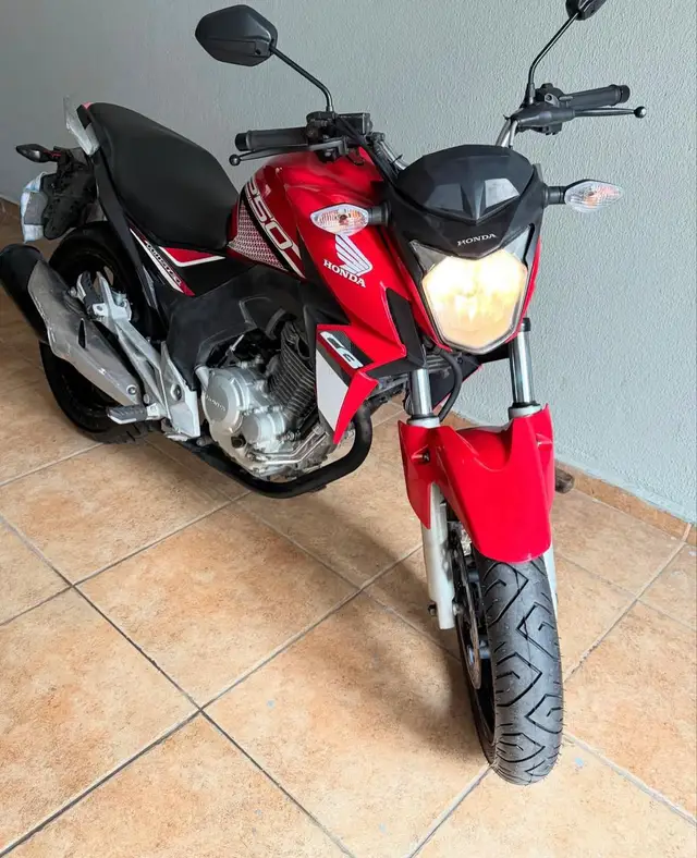 Moto Honda CB 250F Twister 2016 Standard