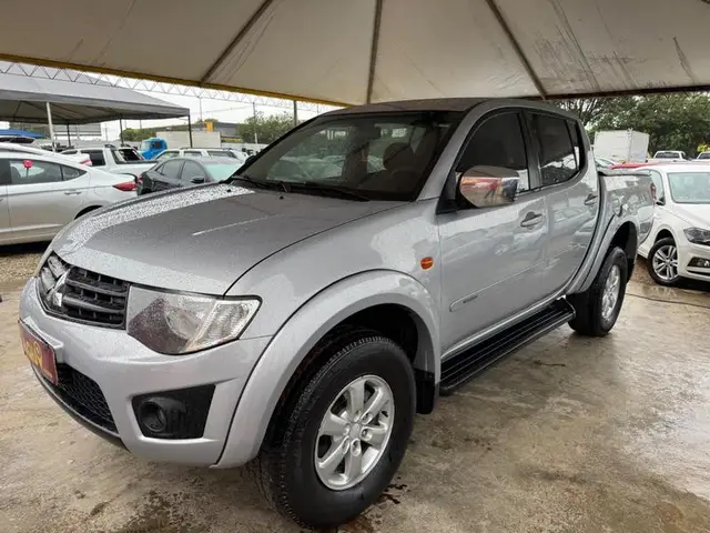 Carro Mitsubishi L200 Triton Sport 2013 2.4 HLS (Flex)