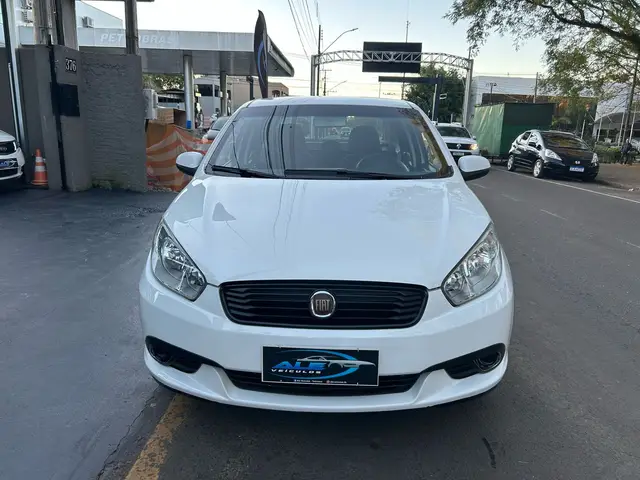 Carro Fiat Grand Siena 2018 Attractive 1.0 (Flex)