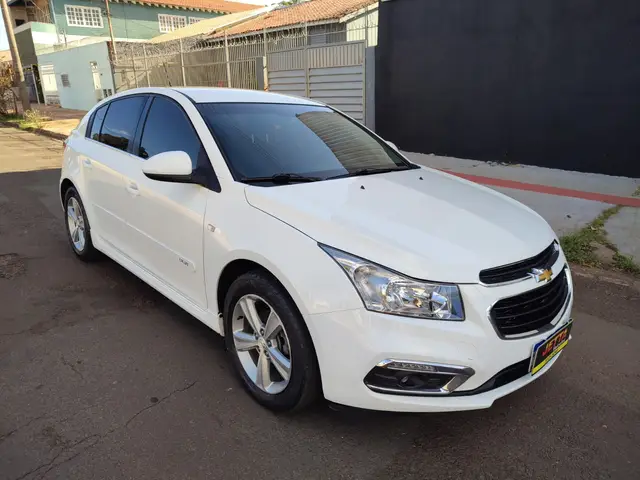 Carro Chevrolet Cruze Sport6 2015 LT 1.8 16V Ecotec (Flex)