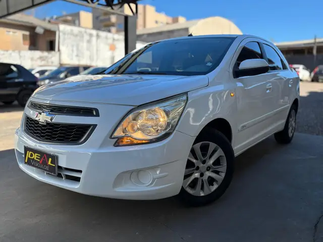 Carro Chevrolet Cobalt 2014 LS 1.4 8V (Flex)