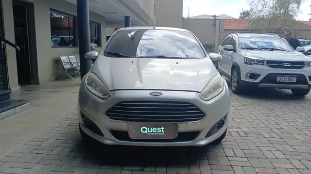 Carro Ford Fiesta Hatch 2015 SE 1.6 8V Flex 5p