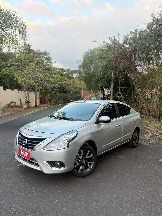 Carro Nissan Versa 2017 1.6 16V Unique CVT (Flex)