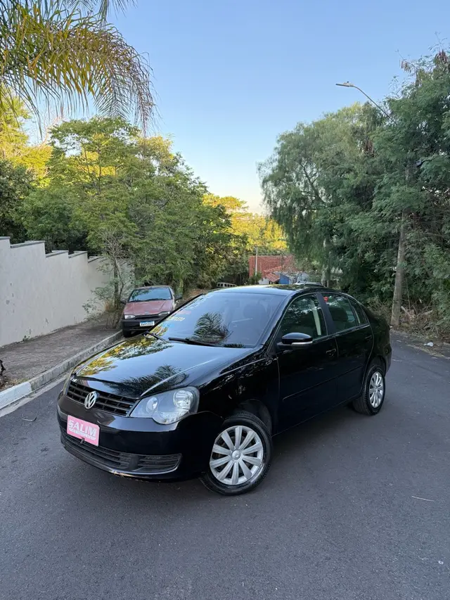 Carro Volkswagen Polo Sedan 2013 1.6 8V (Flex)