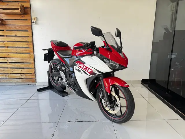Moto Yamaha YZF R3 2016 (STD)