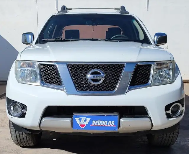 Carro Nissan Frontier 2014 2.5 TD CD 4x4 SL (Aut)