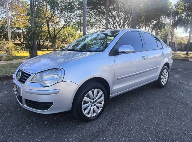 Carro Volkswagen Polo Sedan 2011 1.6 8V (Flex)