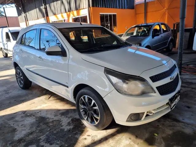 Carro Chevrolet Agile 2011 LT 1.4 8V (Flex)