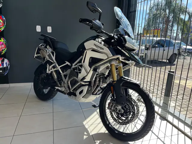 Moto Triumph Tiger 1200 2023 Rally Explorer