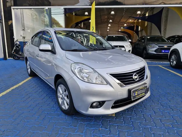 Carro Nissan Versa 2013 1.6 16V SL (Flex)