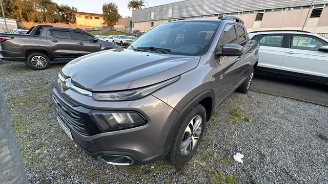 Carro Fiat Toro 2018 Freedom 2.4 TigerShark AT9 (Flex)