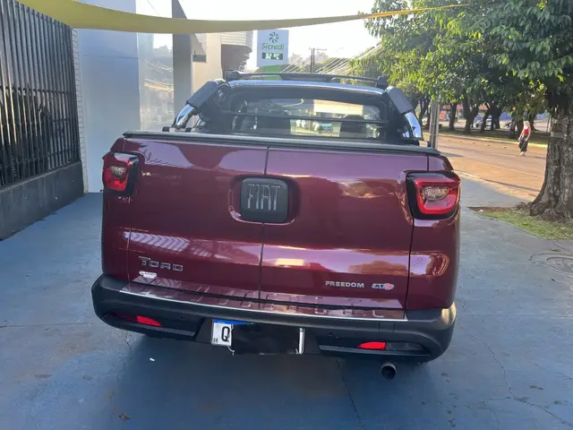 Carro Fiat Toro 2017 Blackjack 2.4 TigerShark AT9 (Flex)