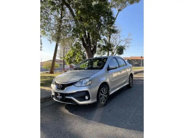 Carro Toyota Etios Sedan 2018 Platinum 1.5 (Aut) (Flex)