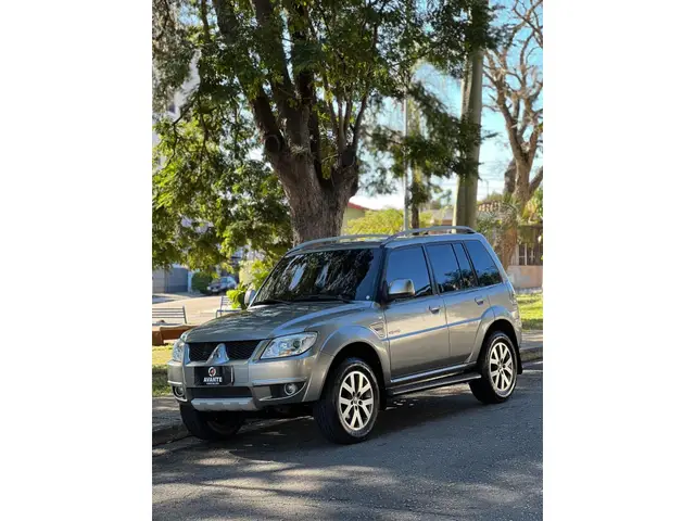 Carro Mitsubishi Pajero TR4 2014 2.0 16V 4X4 (Flex) (Aut)