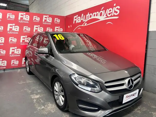 Carro Mercedes-Benz Classe B 2016 200 1.6 Turbo FlexFuel DCT