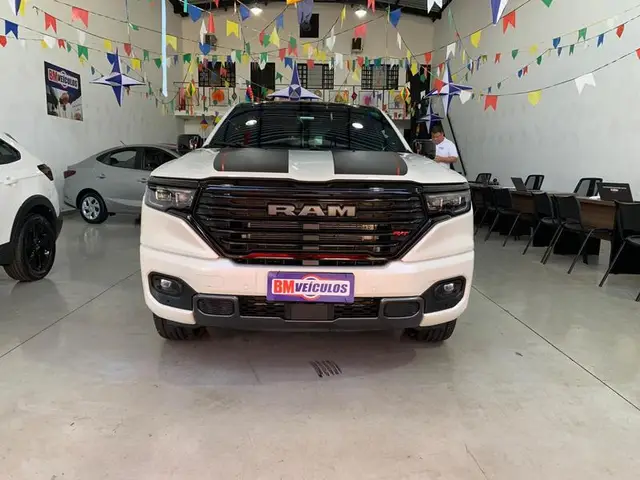 Carro RAM Rampage 2024 R/T 2.0 Turbo