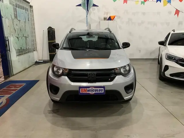 Carro Fiat Mobi 2024 Trekking 1.0